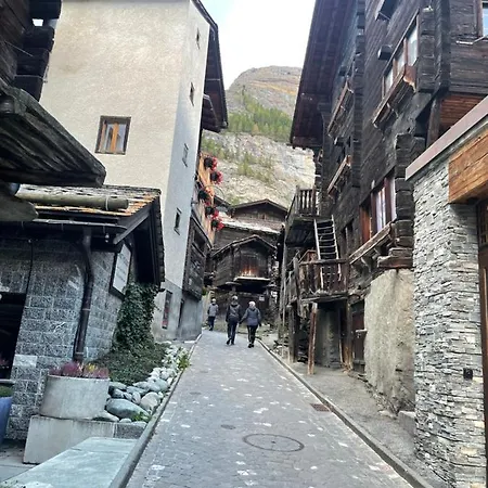 Im Alten Dorfteil Von 公寓